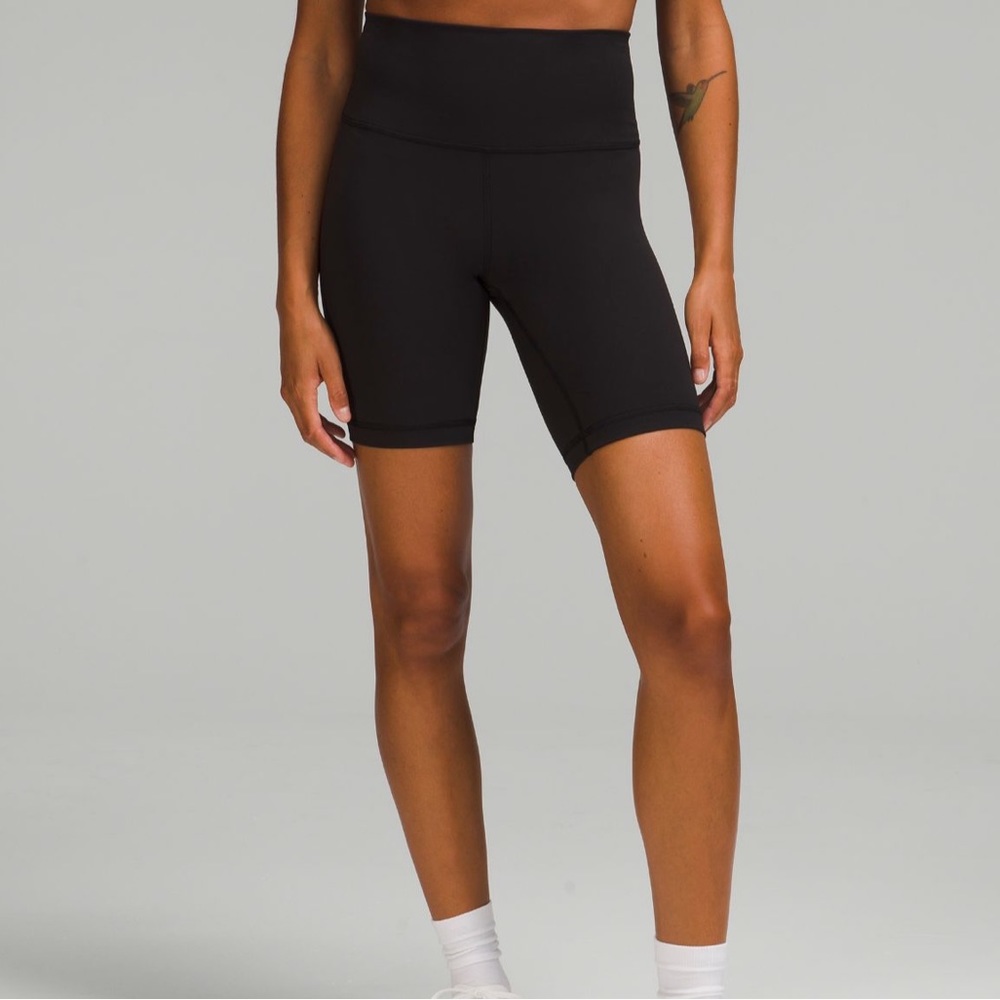 Lululemon Wunder Train Shorts with pockets
